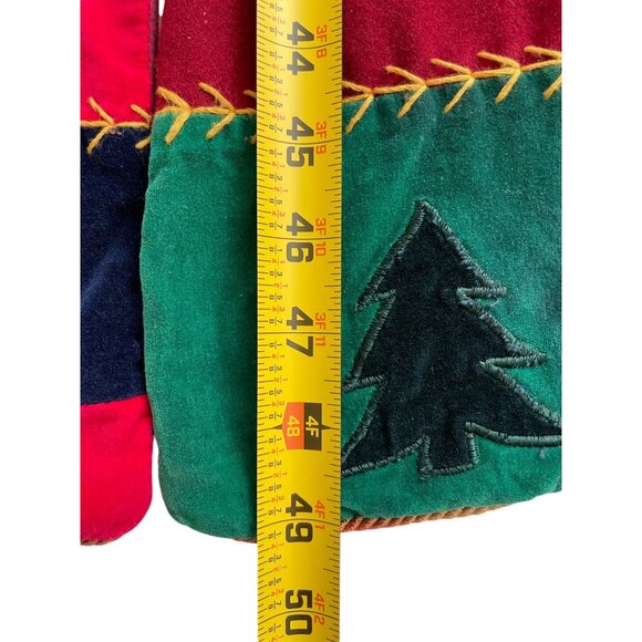 Vintage Patchwork Christmas Tree Skirt With Needlepoint, Applique & Embroidered - Picture 13 of 13